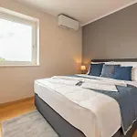 Lovely In Apartament