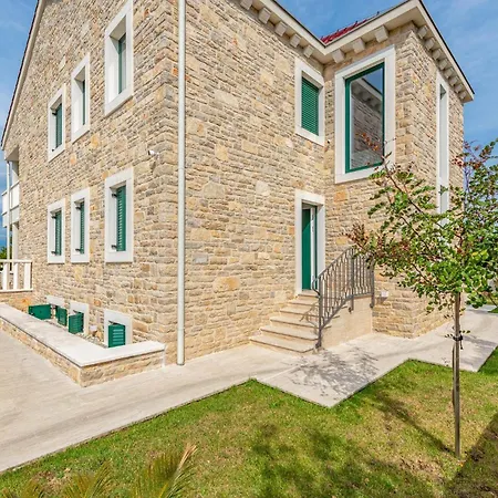 Awesome In With Kitchen Apartment Mrljane