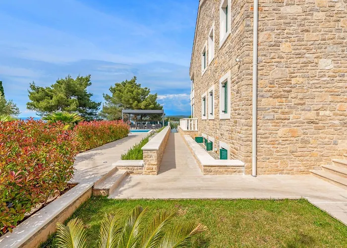 아파트 Awesome In Mrljane