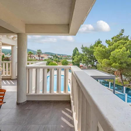 Awesome In Apartman Mrljane