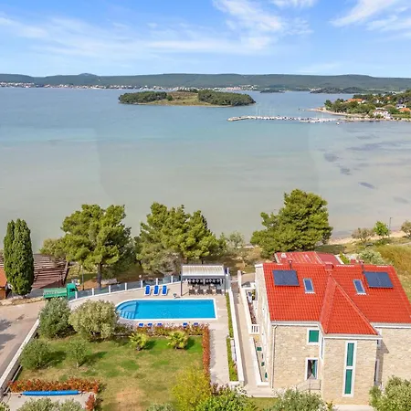 Apartman Awesome In Mrljane