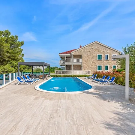 Apartman Awesome In Mrljane